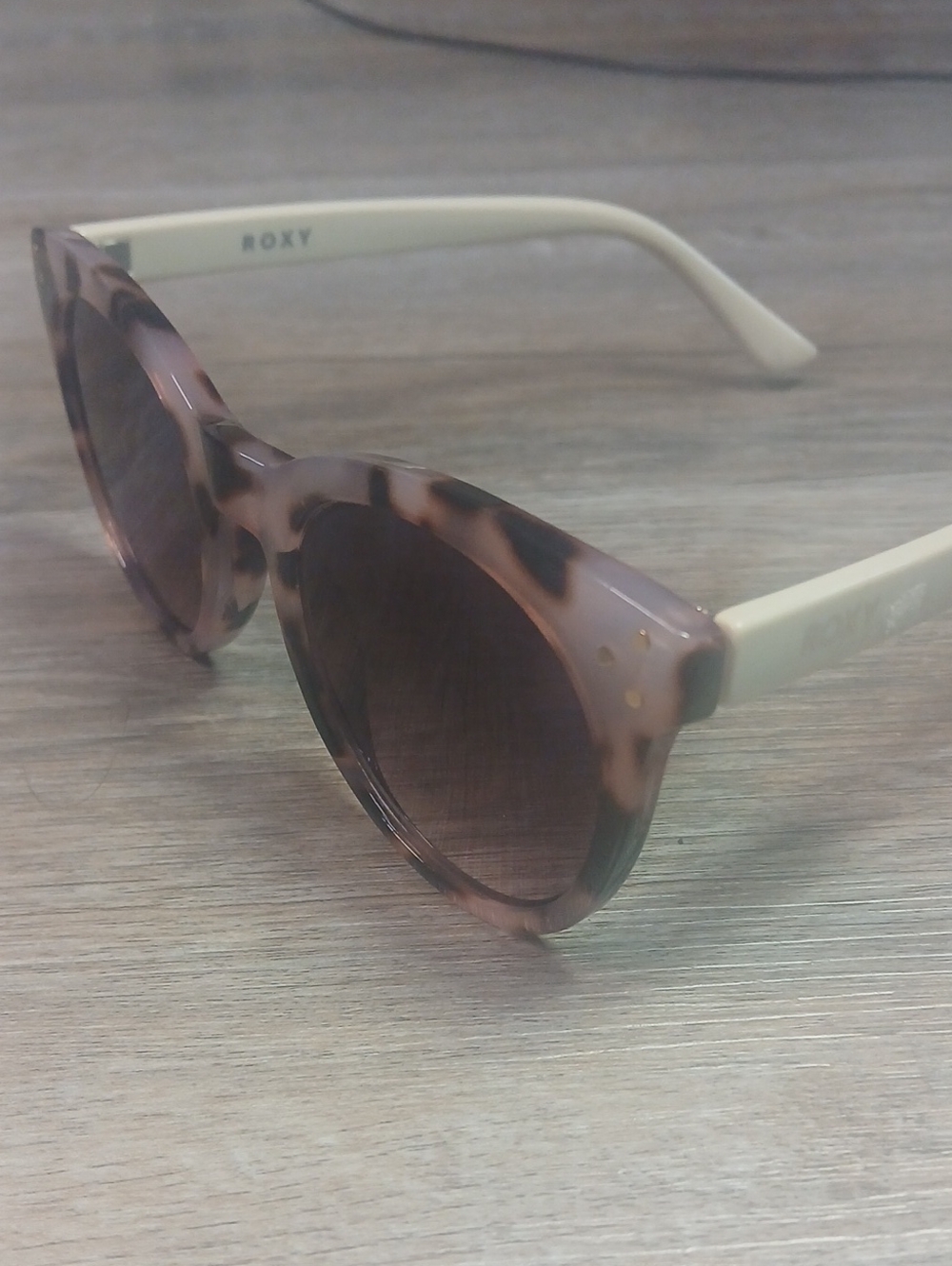 Roxy Tortoise Shell Cat-Eye Sunglasses with Cream Temples